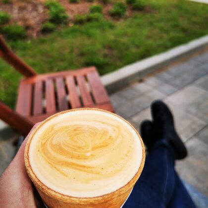 KAFIJA APĒDAMĀ KRŪZĪTĒ